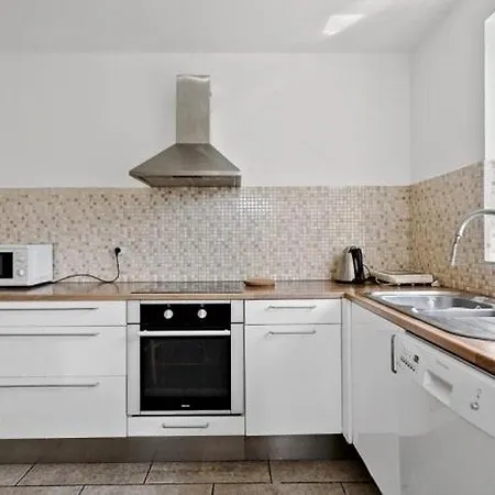 Privatunterkunft House *